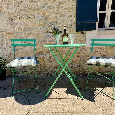 La Maison De Lyon Saint-Laurent-de-Céris