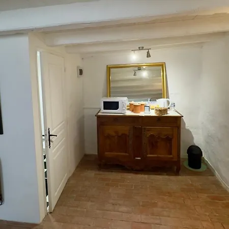 La Maison De Lyon Saint-Laurent-de-Céris