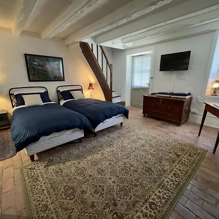 Bed & Breakfast La Maison De Lyon 3*