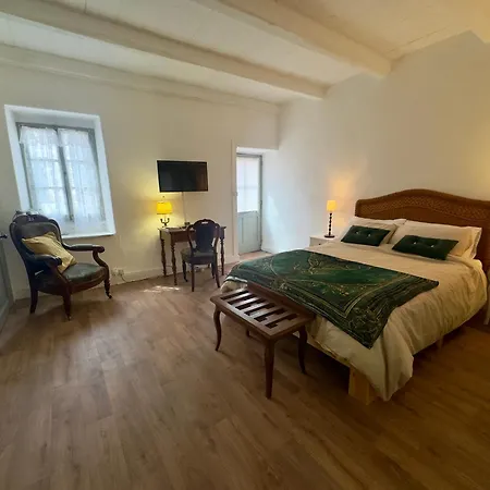 La Maison De Lyon 3* Saint-Laurent-de-Céris