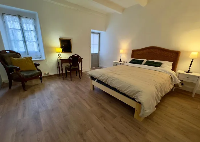 La Maison De Lyon Bed and Breakfast